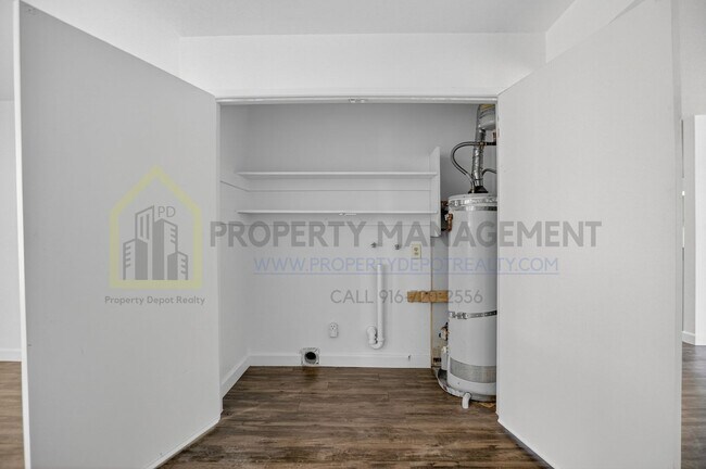 Building Photo - Arleta Ct