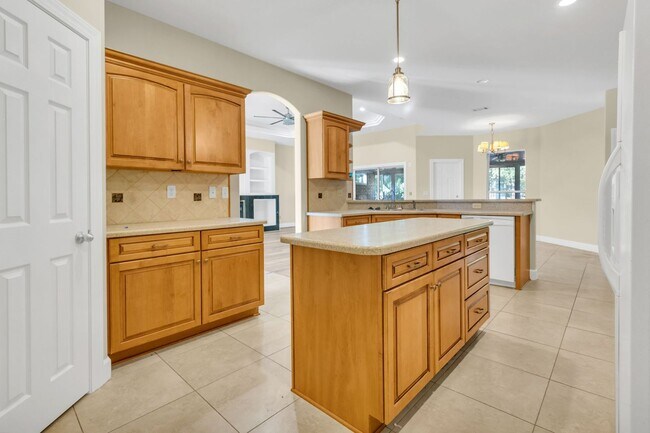Building Photo - Available October 10th!- Bluewater Bay Bea...