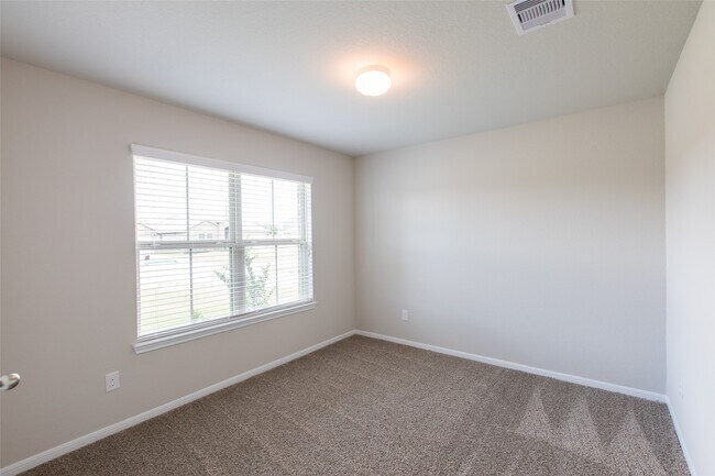 Building Photo - 29311 Dunns Creek Ct