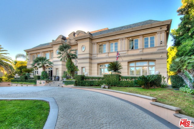 Primary Photo - 817 Whittier Dr