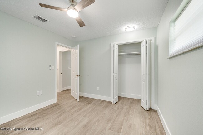 Building Photo - 645 Caiman St
