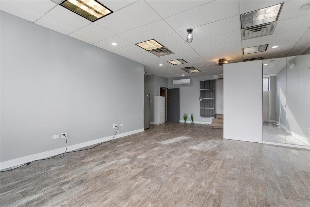 Building Photo - 1338 W Irving Park Rd