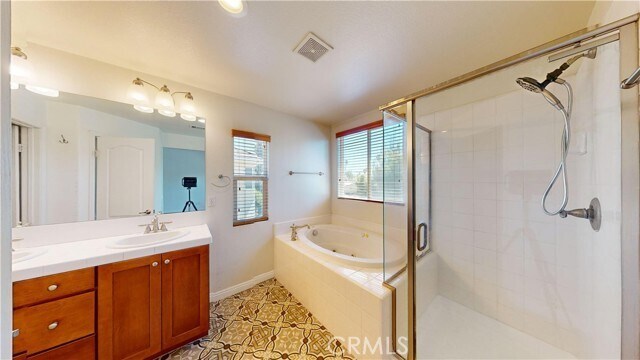 Building Photo - 7960 Shadow Trails Ln