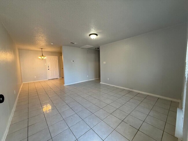 Building Photo - 1311 Hortencia Ave