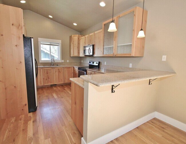 Building Photo - Craftsman Style Home on the Boise Bench