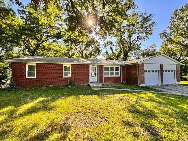 Primary Photo - 103 N Cogan Ln