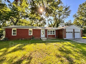 Building Photo - 103 N Cogan Ln
