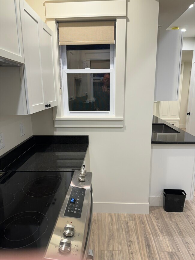 Building Photo - 1612 N Star Ave