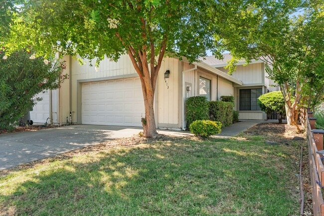 Building Photo - Charming 2 Bedroom 2 Bath Duplex