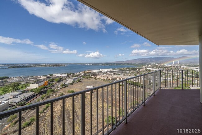 Building Photo - 2 Bed 2 Bath 2 Parking IN PEARL CITY