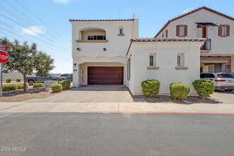 Building Photo - 291 E Markwood Dr