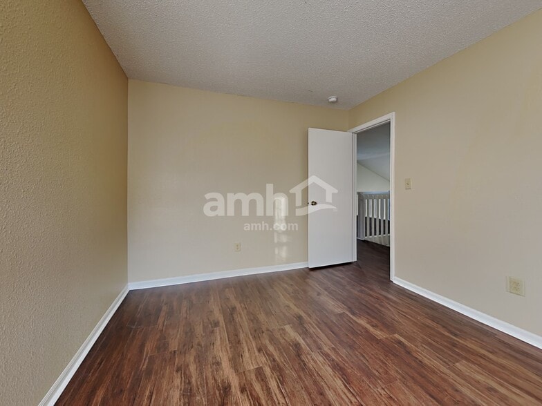 Building Photo - 4323 Autumn Crest Ct