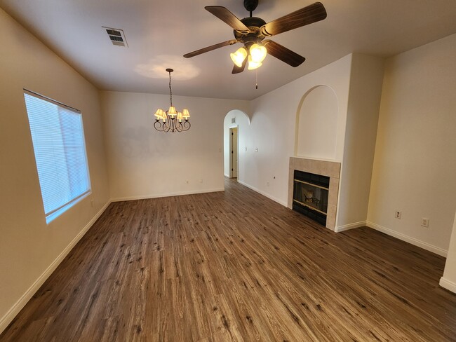 Building Photo - 307 Villa Elegante Dr