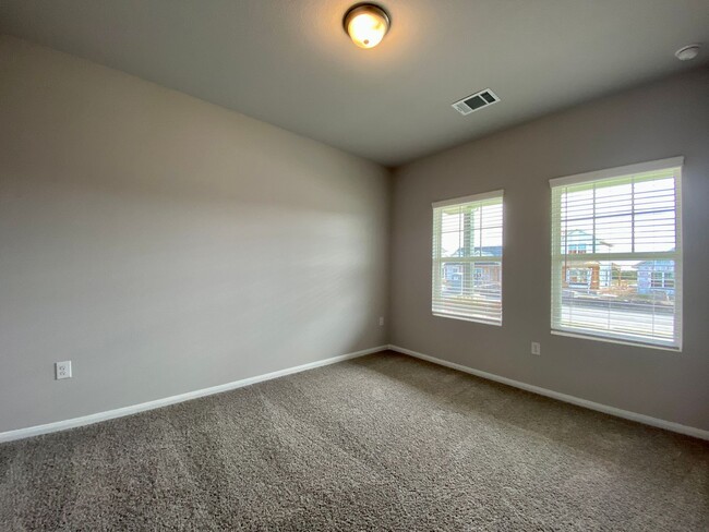 Building Photo - Stylish Comfort Awaits! Brand New 3-Bed Ho...