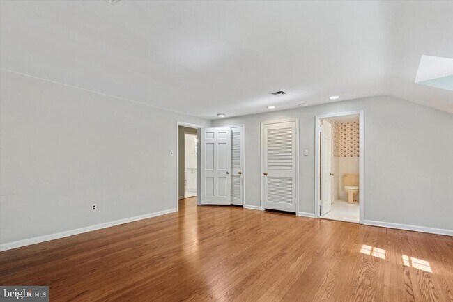 Building Photo - 476 Nob Hill Rd