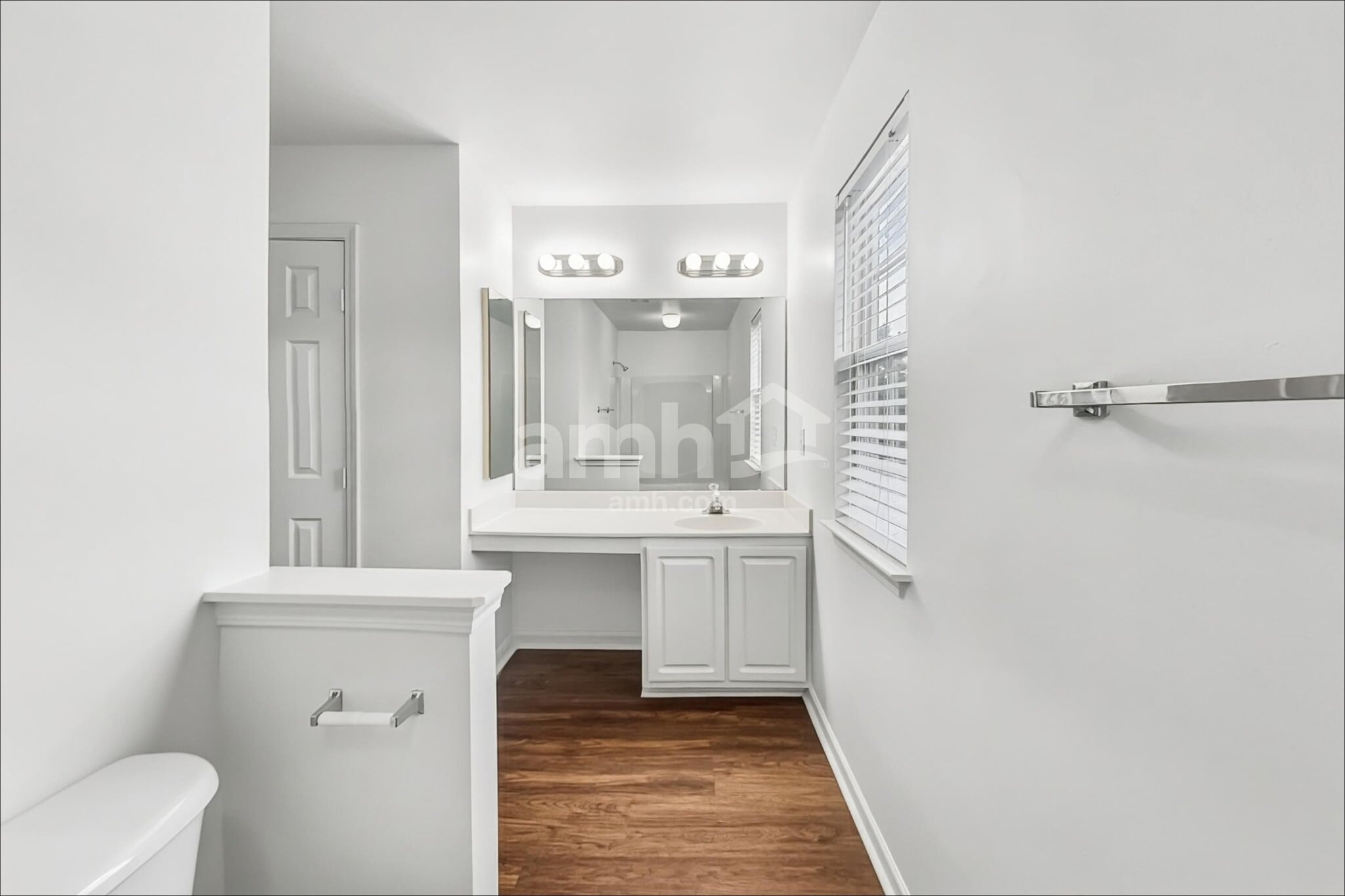 Building Photo - 25 Bellows Falls Dr