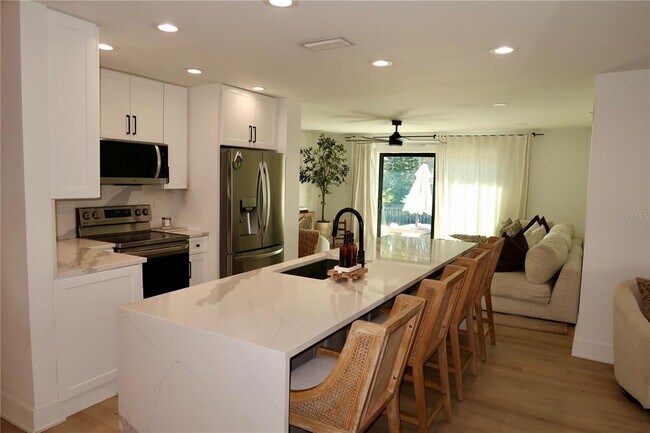 Building Photo - 9484 Treasure Ln NE