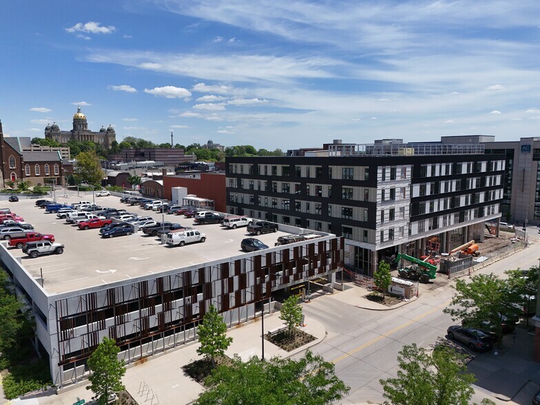 Exterior Photo - 418 East Grand