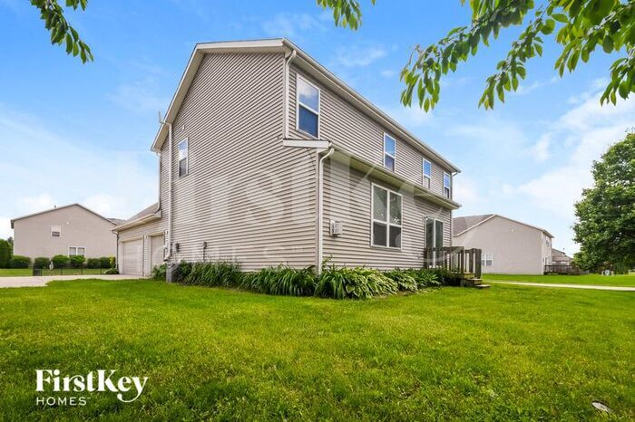 Building Photo - 6240 Eagle Lake Dr