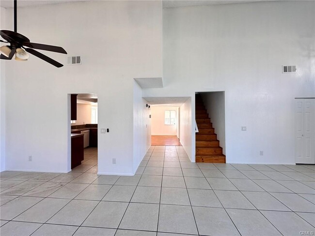 Building Photo - 744 E Ave H10