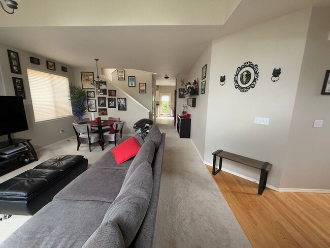 Building Photo - Darling Bellevue Home!
