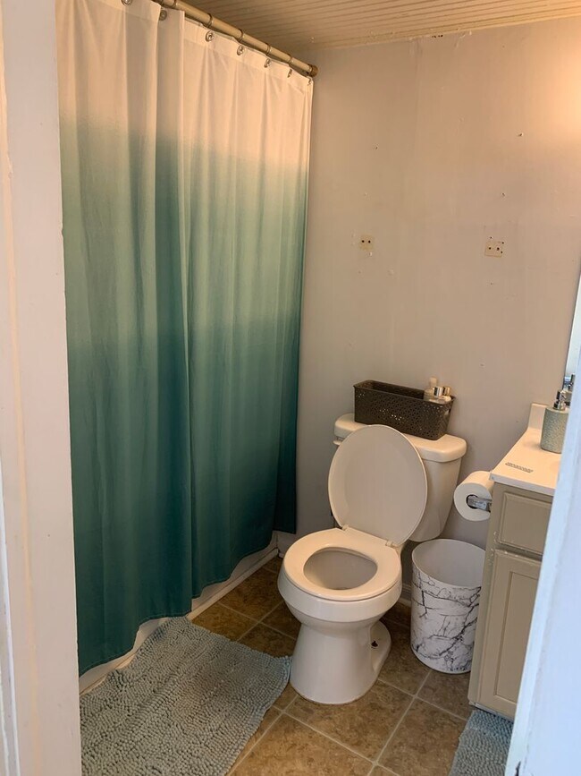 Building Photo - 1606 3rd Ave