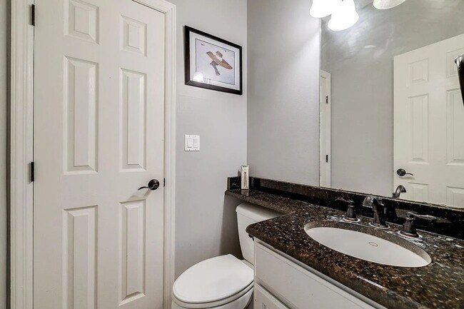 Building Photo - Stunning 4 Bed, 3 Bath Home with Pool in E...