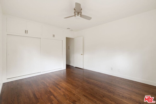 Building Photo - 821 Laveta Terrace