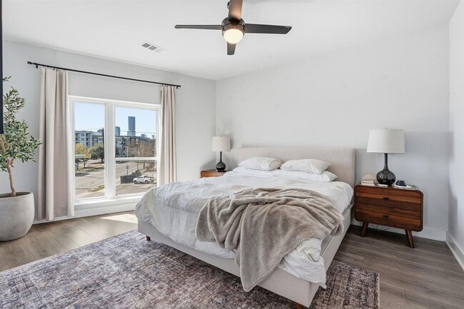 Building Photo - 2220 Webberville Rd