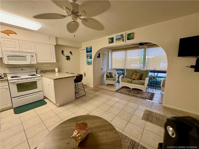 Building Photo - 11000 S Ocean Dr