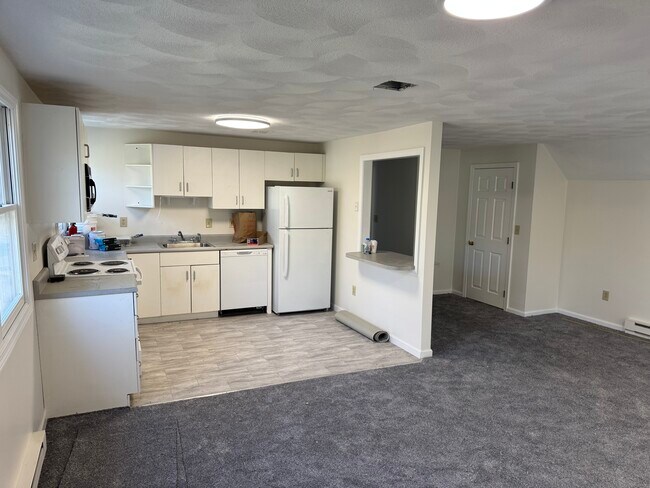 Building Photo - 85 Center St