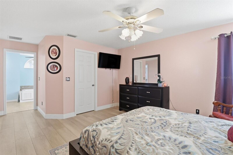 Building Photo - 6211 65th Pl E