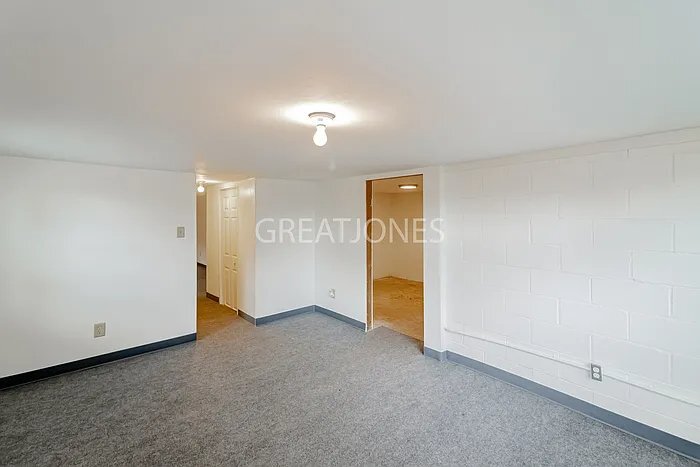 Building Photo - 707 19th St S