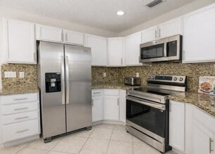 Building Photo - 703 Crosswinds Dr