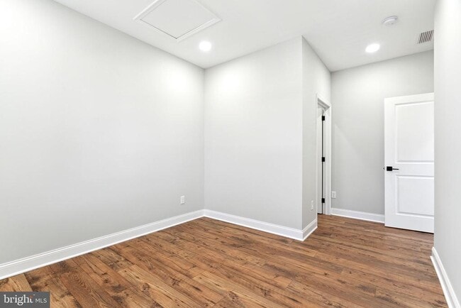 Building Photo - 48 Evergreen Ln