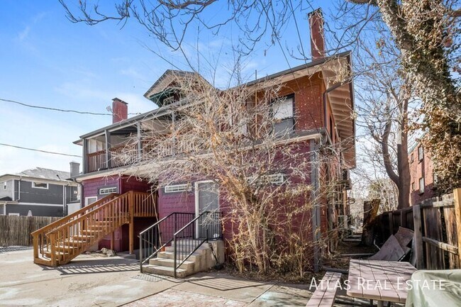 Building Photo - 1066 N Clarkson St