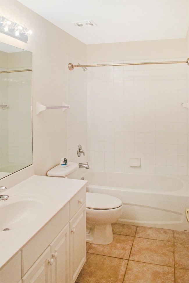 Building Photo - 9410 Ivy Brook Run