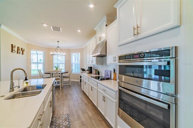 Building Photo - 34087 Astoria Cir