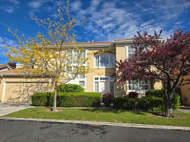 Building Photo - Beautiful South Reno Home in Gated Community