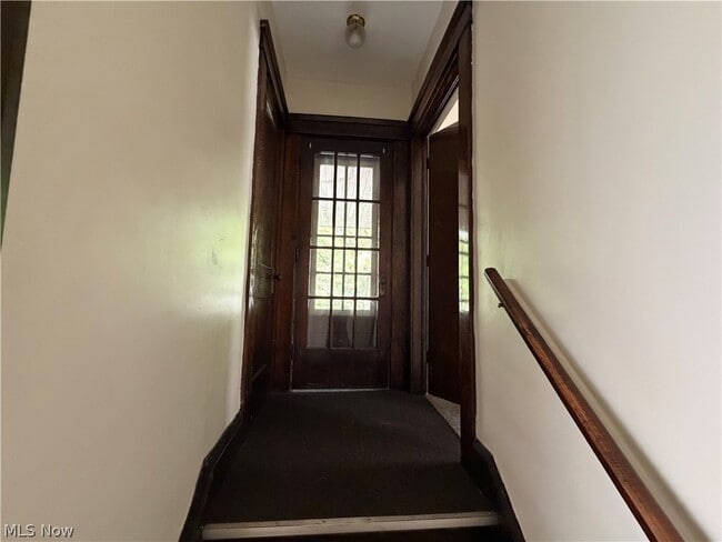 Building Photo - 1605 Larchmont Ave