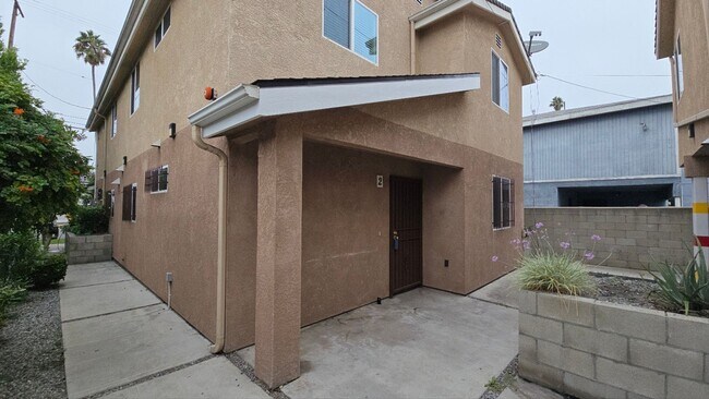 Building Photo - FIGUEROA(6616S)