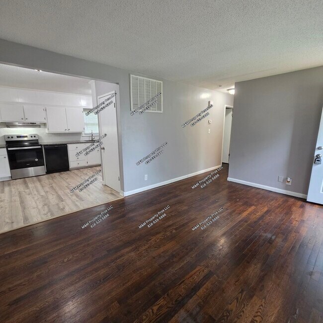 Building Photo - Beautiful 3 bedrooms and 1 bath home located on N 82nd St in Kansas City, KS