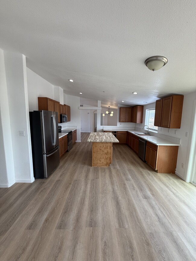Building Photo - 46633 N 41st Ave