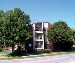 Building Photo - 1009 S. First St