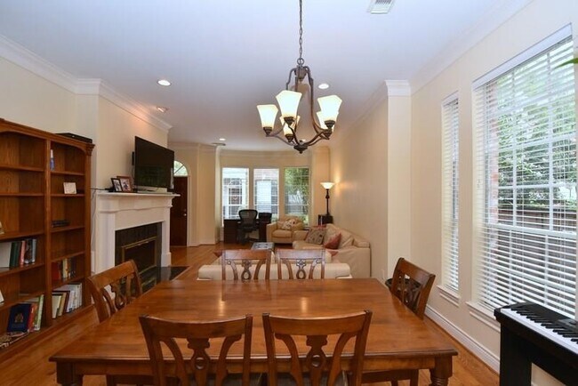 Building Photo - 6841 Staffordshire Blvd