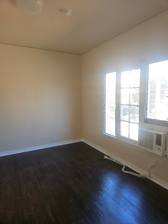 Building Photo - 1460 S Holt Ave
