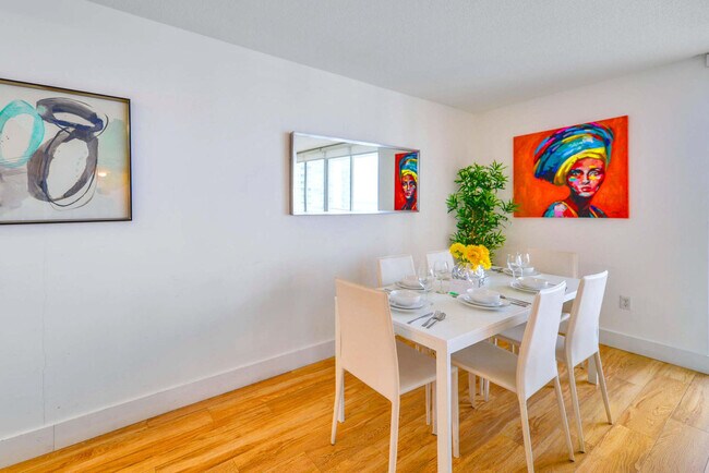 Building Photo - 1 SE 12th St