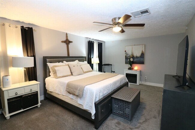 Building Photo - 25107 Spring Creek Dr
