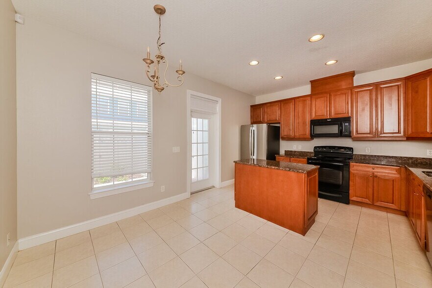 Building Photo - 204 Aberdeen Pond Dr