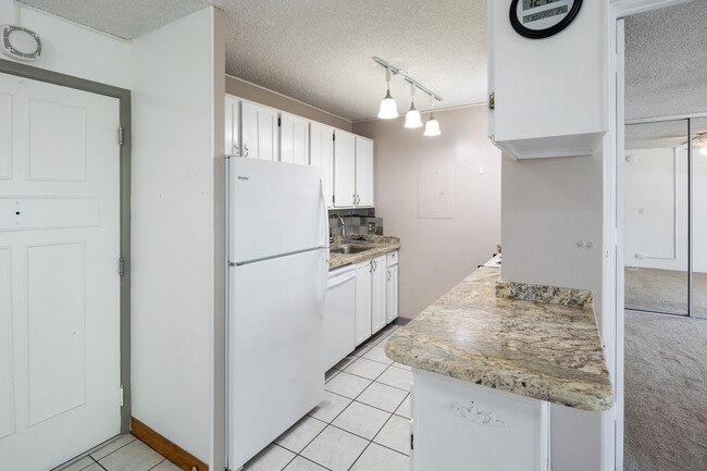 Building Photo - Kinau Lanais - One bedroom, one bath, one ...